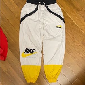 Nike Sportswear joggers